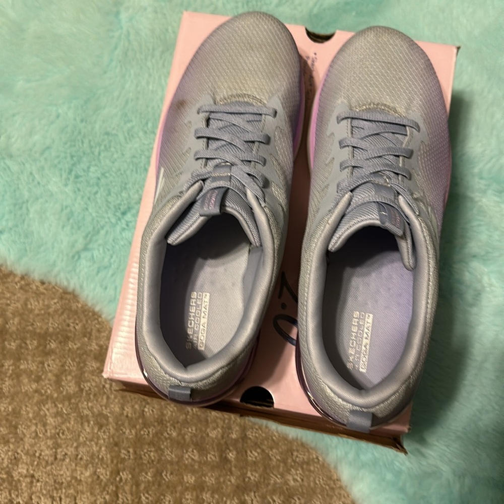 Women’s Skechers GoWalk Air - Picture 5 of 9